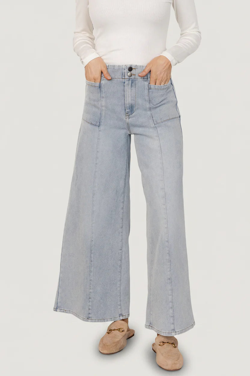 Emmi Mid Rise Wide Leg Jeans | Light Wash