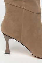 Caitlyn Pointed Toe Knee High Boots | Mocha