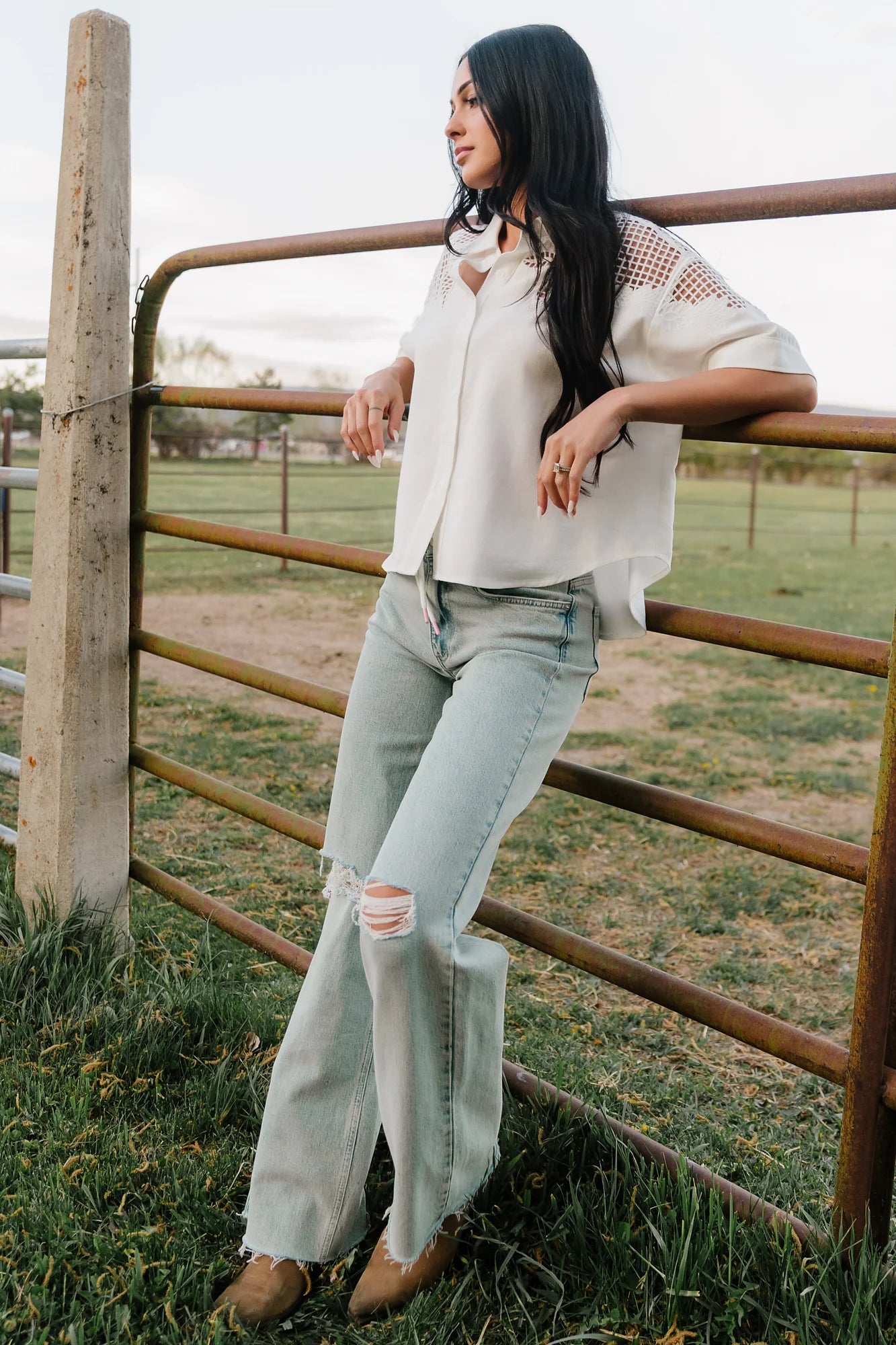 Ronda Mid Rise Ripped Jeans | Light Wash